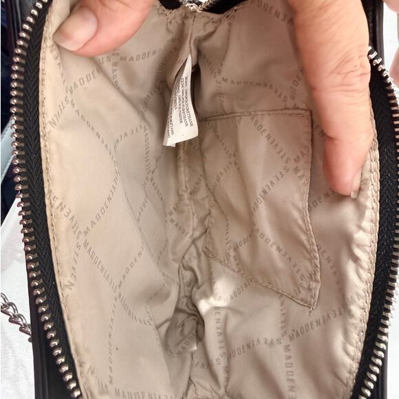 Steve Madden Mini Crossbody Wallet on a Chain Light Gray/Blue Faux Leather - Picture 7 of 9